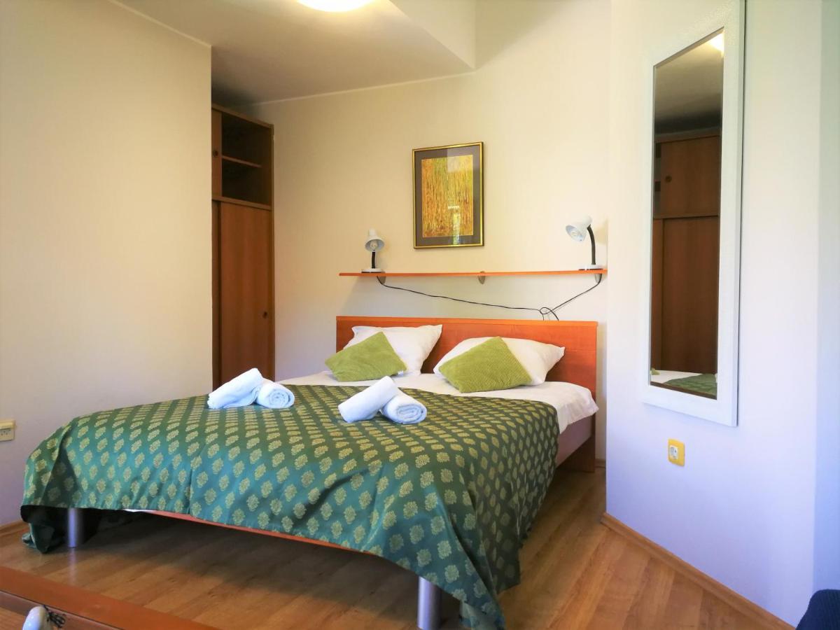 Apartments Bilic With Garden & Swimming Pool - 50M From The Beach Пьешчана-Увала Экстерьер фото