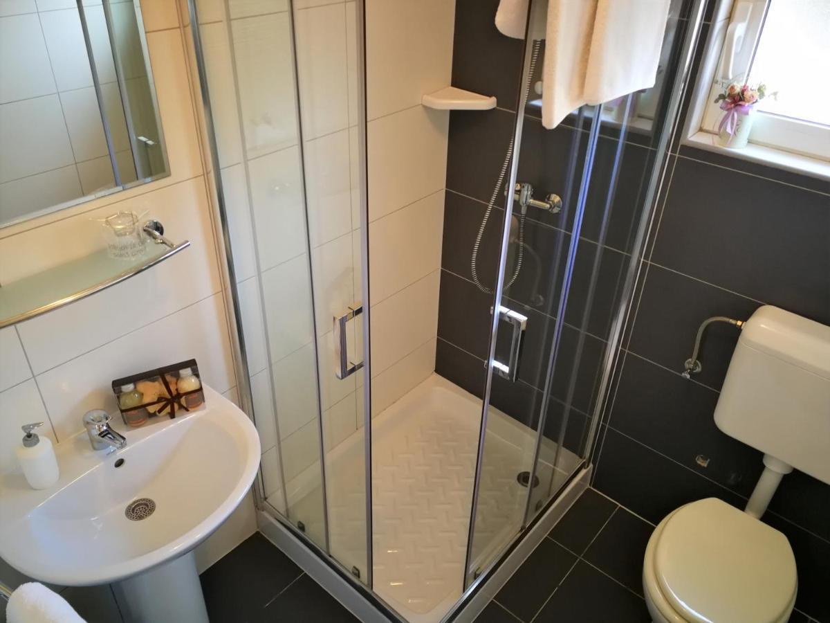 Apartments Bilic With Garden & Swimming Pool - 50M From The Beach Пьешчана-Увала Экстерьер фото