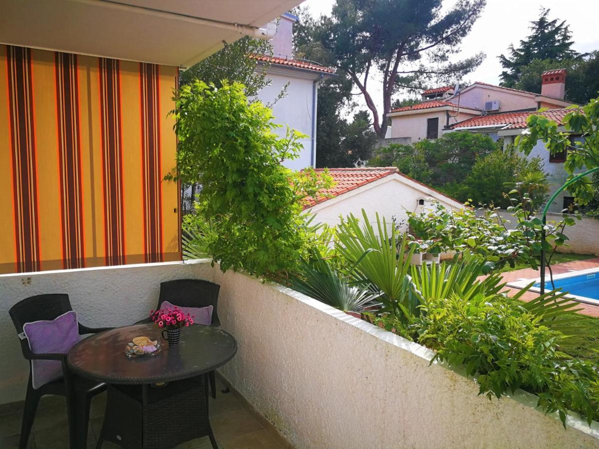 Apartments Bilic With Garden & Swimming Pool - 50M From The Beach Пьешчана-Увала Экстерьер фото